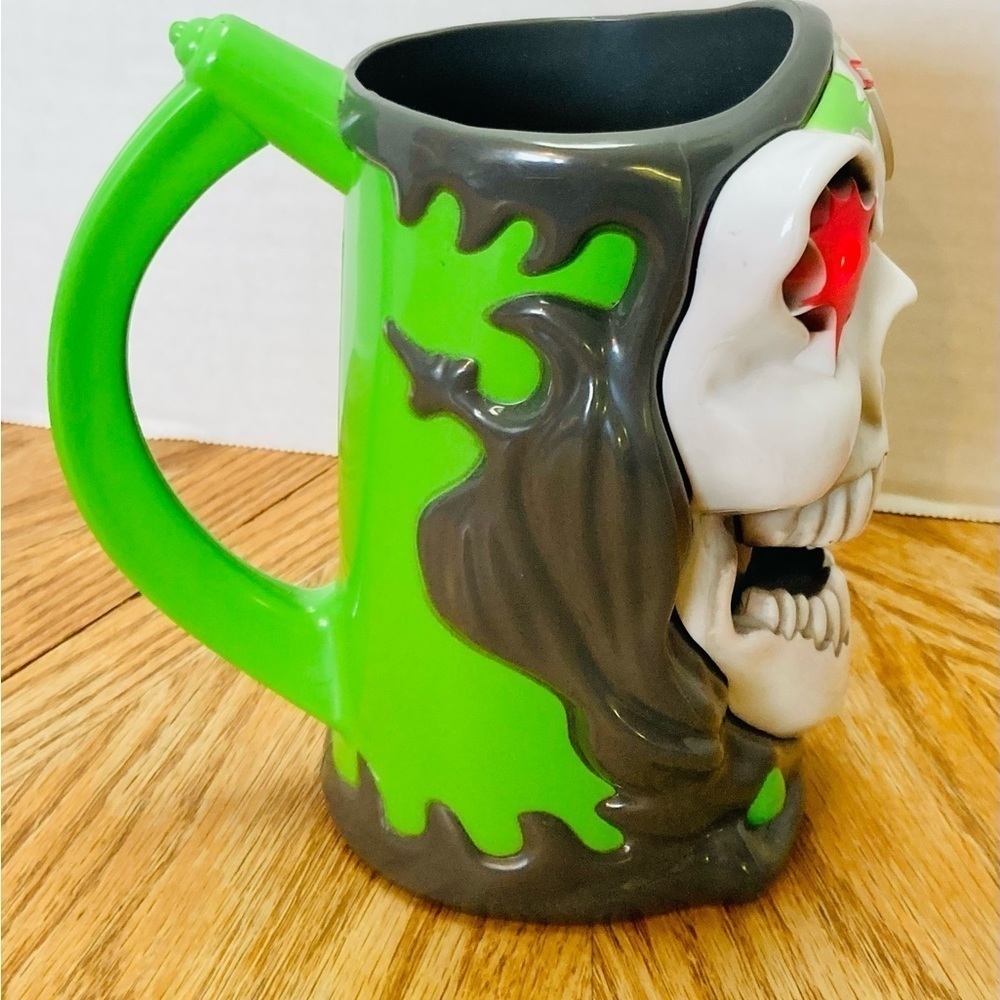 Monster Jam Grace Digger Skull Light Up Mug  Works Plastic Ringling Bros - Picture 6 of 8